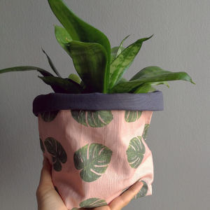Plant pot holder made of printed cotton