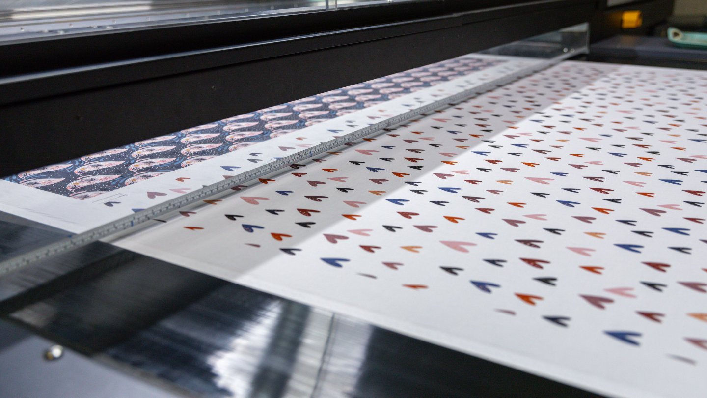 Material während des Druckvorgangs.