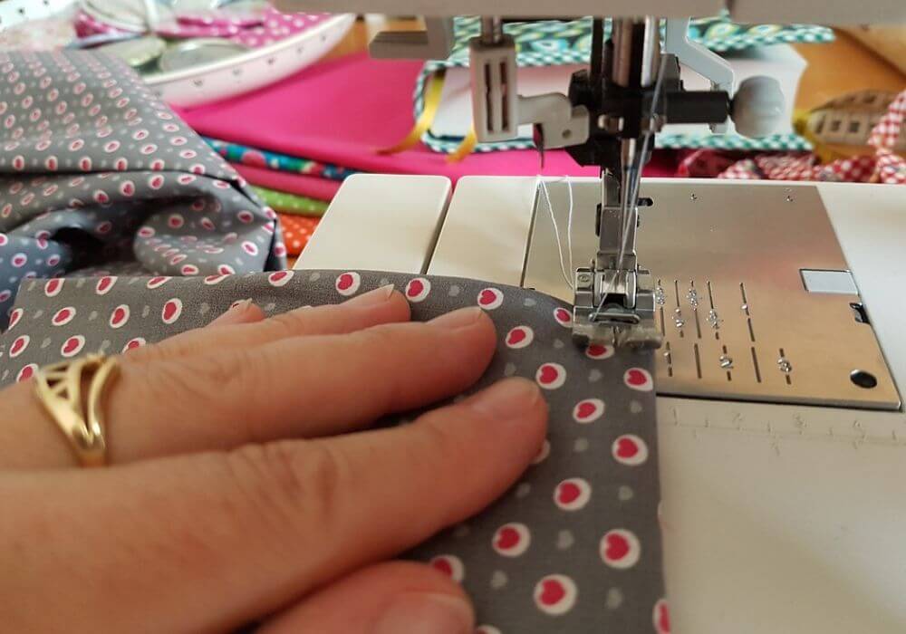 Maszyna do szycia dla poczatkujacych - jaka wybrac?