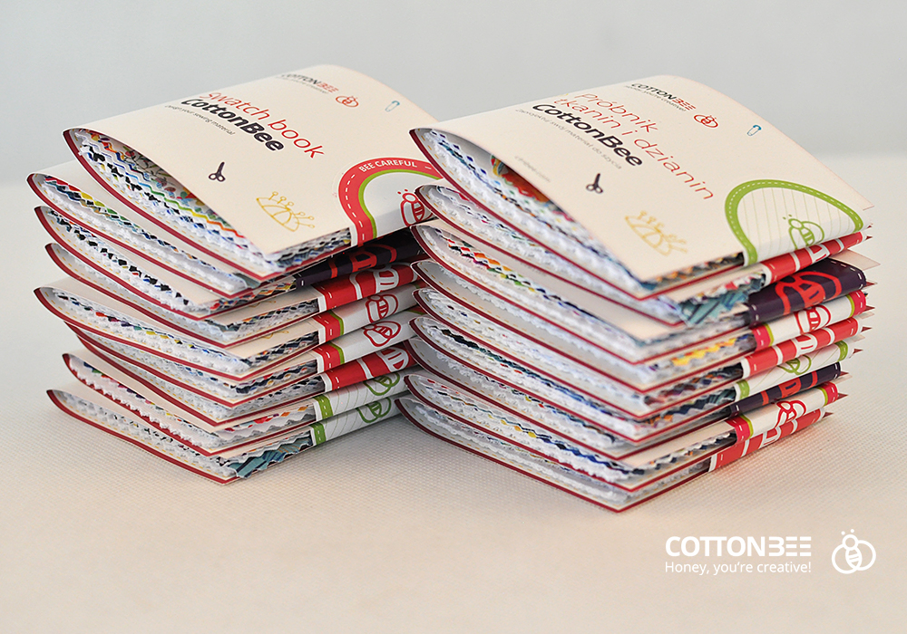 Für 1,99€ und Versandkostenfrei erhälst Du unsere Stoffproben in Gröβe 10x10cm, auf denen wir drucken: Voile, Cretonne, Satin, Leinen, Panama, Sofia, Gabardine, Interlock, Single Jersey, Sweatshirtstoff.