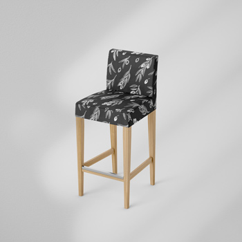 Stuhl mit antikem Stoff neu bezogen